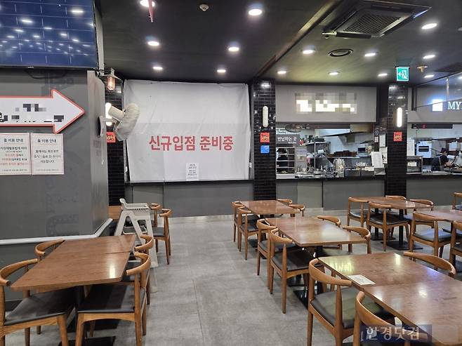 지난 16일 서울 금천구에 위치한 홈플러스 시흥점 내부 푸드코트가 한산하다./사진=박수림 기자