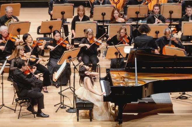 링컨 센터 페스티벌 오케스트라(Festival Orchestra of Lincoln Center) & 피아니스트 손열음 공연 모습 / 사진. Lawrence Sumulong, © Lincoln Center