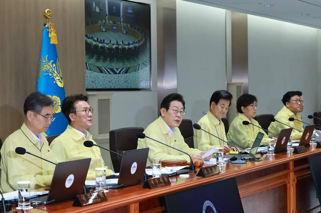 을지 국무회의 주재하는 李대통령  : 이재명 대통령이 18일 오전 서울 용산 대통령실에서 을지 국무회의를 주재하고 있다. 연합뉴스