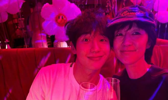 홍진경과 정해인이 지드래곤의 생일파티에 참석했다. 홍진경 SNS 캡처