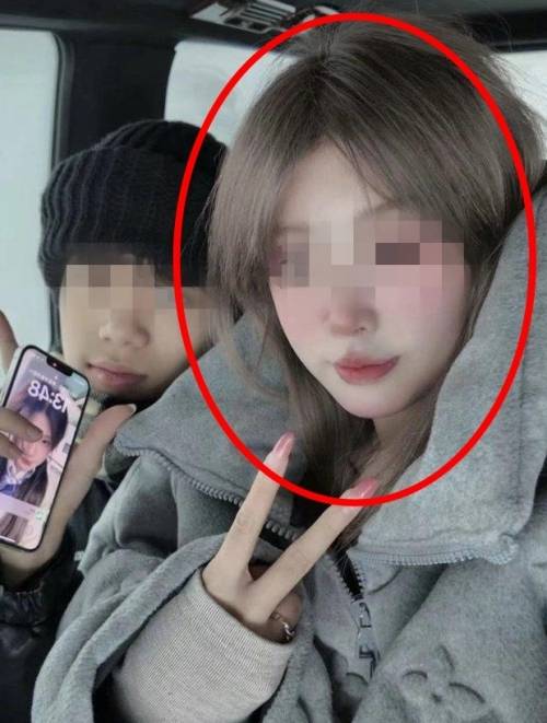 중국의 17세 여성(오른쪽)이 2살 위 남자친구(왼쪽)를 미얀마 범죄 조직에 팔아 넘긴 돈으로 해외 여행을 떠났다가 체포됐다