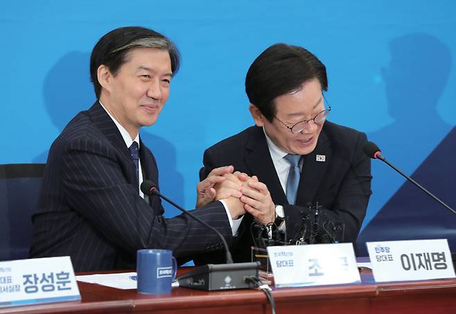 조국 전 조국혁신당 대표(왼쪽)와 이재명 대통령 ⓒ시사저널 박은숙