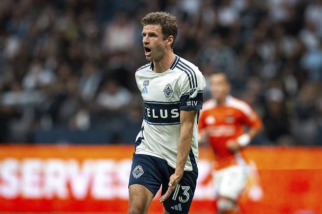 밴쿠버 화이트캡스 토마스 뮐러가 18일 MLS 휴스턴전에 후반 교체 멤버로 나서 그라운드를 누비고 있다. AP연합뉴스