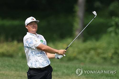 임성재의 아이언샷. [AFP/게티이미지=연합뉴스]