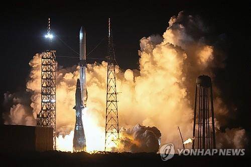 블루오리진의 대형 로켓 '뉴 글렌' 발사 장면.  [AP 연합뉴스 자료사진. 재판매 및 DB 금지]