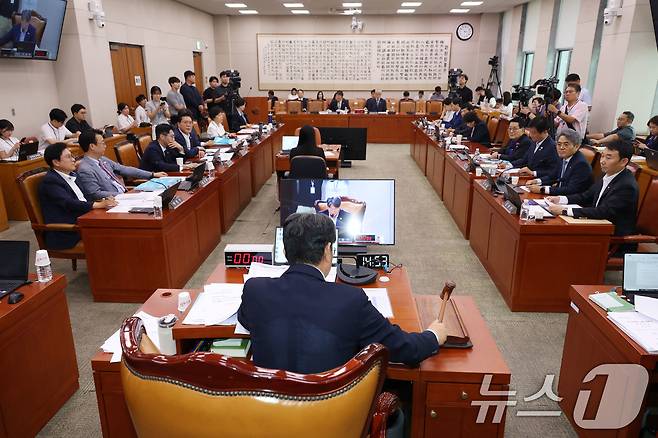 지난 1일 오후 서울 여의도 국회에서 열린 법제사법위원회 전체회의에서 집중투표제를 의무화하고 감사위원 분리 선출을 확대하는 내용의 상법 개정안을 의결하고 있다. 2025.8.1/뉴스1 ⓒ News1 이광호 기자