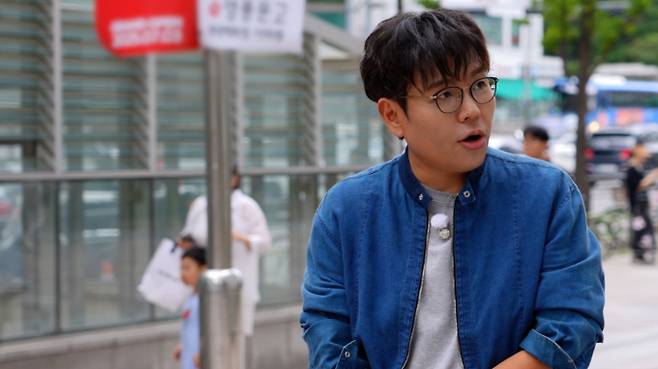 일타강사 정승제가 JTBC ‘한끼합쇼’에 출연해 입시 1번가 대치동에서 한 끼에 도전했다. 수능 D-100일을 맞아 대치동을 찾은 정승제는 등장과 동시에 학생들과 학부모들의 환호를 받으며 즉석 팬미팅을 방불케 하는 풍경을 만들었다. ‘대치 키즈’ 출신으로서 자신의 추억담과 함께 수험생들을 위한 응원과 비법을 전수했다. 또한, 쉬는 시간의 ‘은밀한 이중생활’을 고백해 모두를 놀라게 만들었다. 과연 정승제가 대치동에서 따뜻한 저녁 한 끼에 성공했을지 결과가 주목된다.