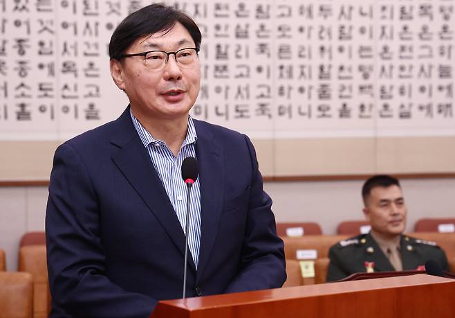 이화영 전 경기도 평화부지사가 지난해 10월 25일 오후 서울 여의도 국회 법제사법위원회에서 열린 법무부·법제처·감사원·고위공직자범죄수사처·헌법재판소·대법원 종합 국정감사에 출석해 김성태 전 쌍방울 회장 관련 질의에 답변하고 있다. /뉴스1