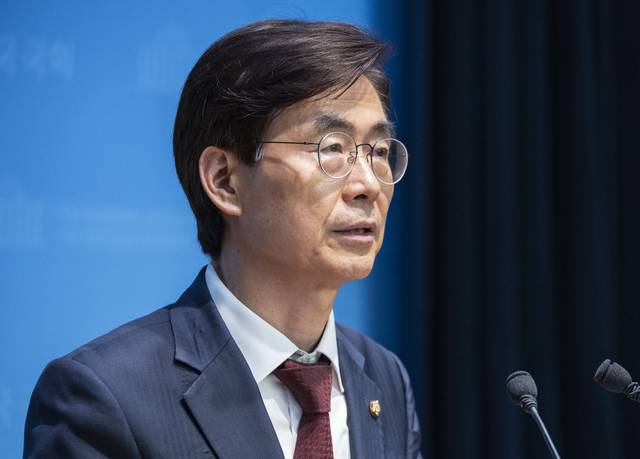 국민의힘 당대표 후보인 조경태 의원이 8월18일 국회에서 당원들을 향한 기자회견을 하고 있다.<연합뉴스 사진>