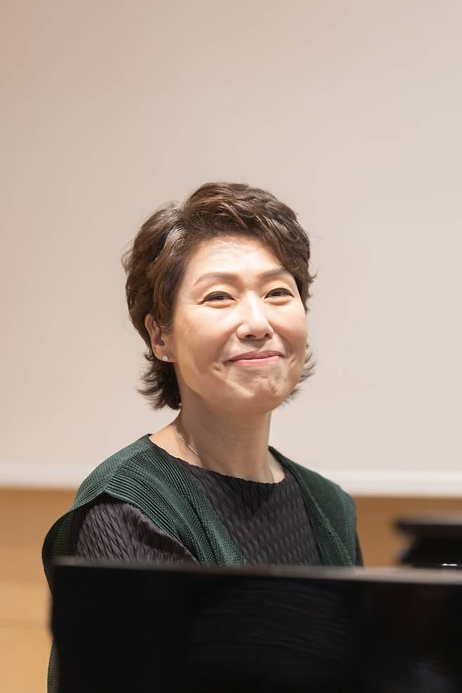 지난 18일 서울 종로구 종로아트홀에서 열린 기자간담회에 참석한 피아니스트 백혜선. / 사진제공. 영앤잎섬.