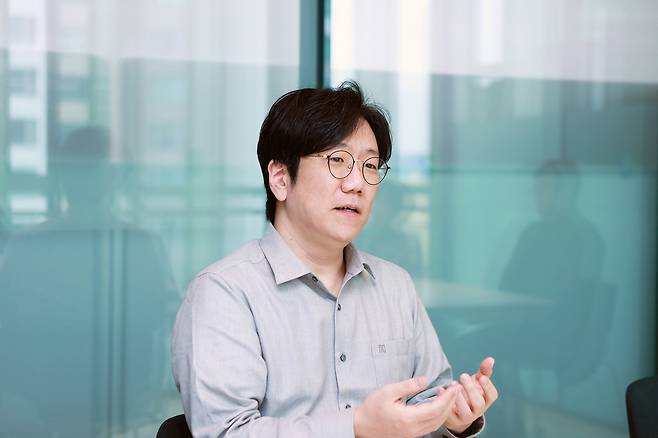 성낙호 네이버클라우드 기술총괄이 지난 12일 경기 성남 네이버 그린팩토리에서 경향신문과 인터뷰를 하고 있다. 네이버클라우드 제공