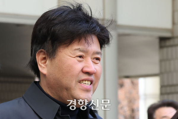 정치자금법 위반·뇌물 혐의 항소심 선고 공판에서 지난 2월6일 유죄를 선고 받은 김용 전 민주연구원장이 서울 서초구 고등법원에 출석하고 있다. 한수빈 기자
