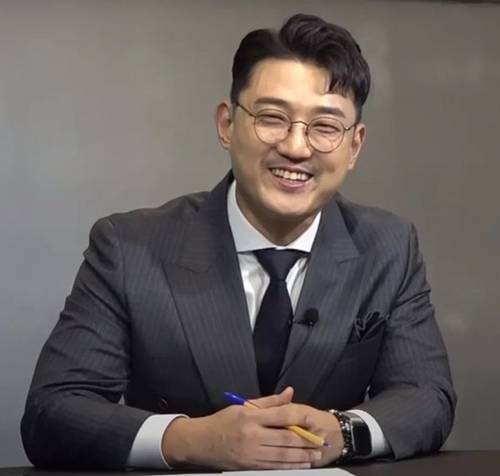 SBS 개그맨 공채 9기 개그맨 출신 유튜브 방송인 홍장원(MC장원)이 음주운전 사실을 뒤늦게 자백했다.