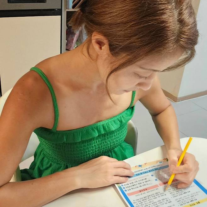 이지현이 "우리 집 아들은 아직도 손이 많이 간다"며 현실 육아 어려움을 토로했다. /사진=인스타그램 갈무리