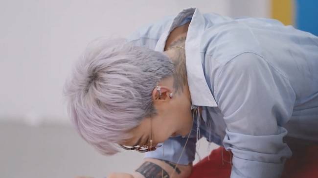 유튜브 ‘웃으면 안되는 지드래곤 생일파티’ 영상 캡처