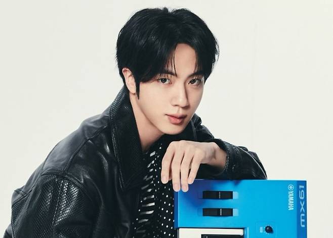 방탄소년단 진 선글라스 뭐길래? 'SOLD OUT'