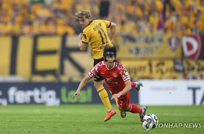 안면 보호 마스크를 쓴 이재성 [AP=연합뉴스]