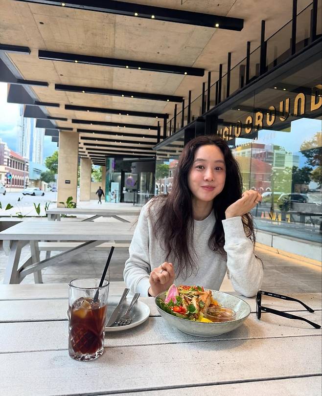 사진 | 정려원 SNS