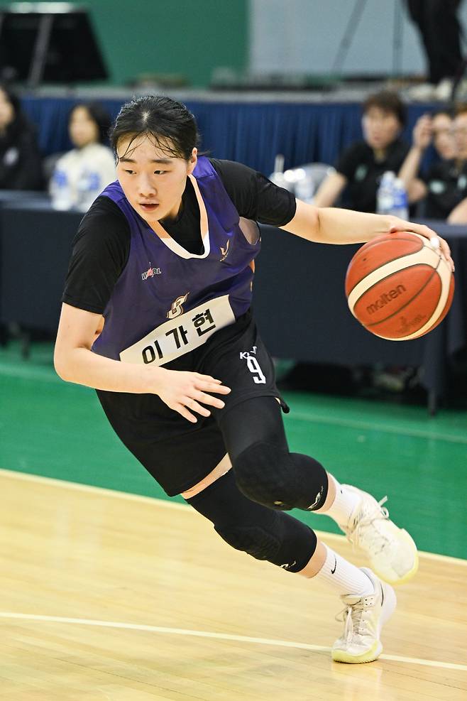 신인드래프트 전체 1순위 이가현. 사진제공=WKBL