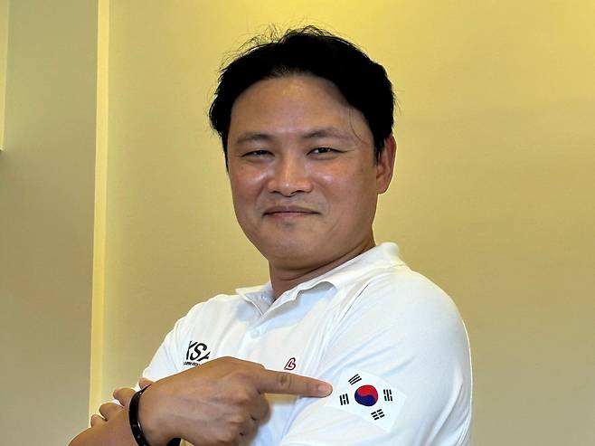 송민 서핑 국가대표감독.