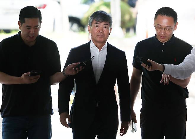 이종호 전 블랙펄인베스트 대표가 지난 5일 서울 서초구 서울중앙지법에서 열린 영장실질심사에 출석하고 있다. /장경식 기자