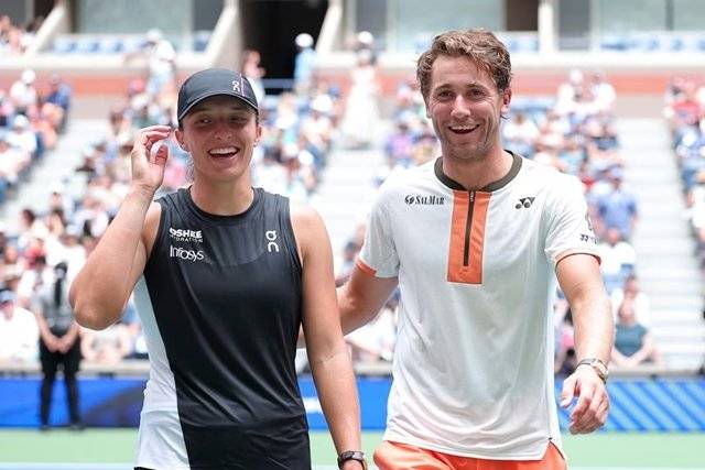 US오픈 혼합복식 준결승에 오른 이가 시비옹테크(왼쪽)와 카스페르 루드. 사진 출처 대회 홈페이지