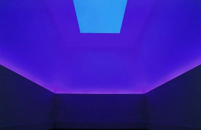 제임스 터렐, <Open Sky> (2004) / 사진. © 후지즈카 미츠마사/Benesse Art Site Naoshima.