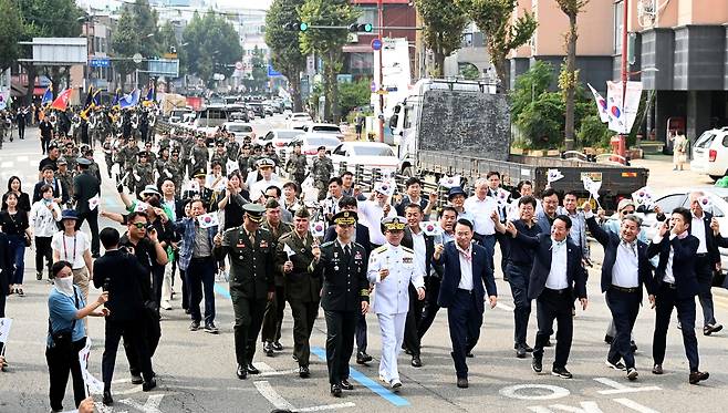 지난해 열린 인천상륙작전 거리행진. 인천시 제공