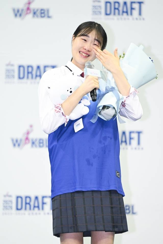 이가현은 180.6cm의 포워드로 연령별 청소년 대표로 활약한 대한민국 여자농구의 미래다. 무릎 부상 이력이 있지만 올해 수피아여고를 3관왕으로 이끌며 건재함을 과시했다. 사진=WKBL 제공