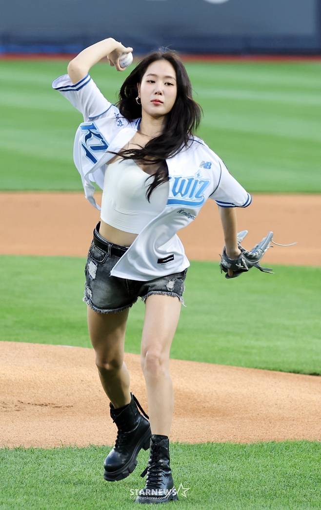 [영상]'내가 알던 그 씨스타 소유 맞나?' 늘씬하지만 당차게 '끝내기승리요정' 소유