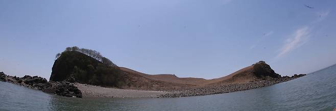 ▲ 구지도는 탁 트여 있어 저어새가 서식하기 최적의 환경이다. /양진수 기자 photosmith@incheonilbo.com