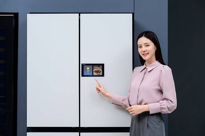 삼성전자가 고객이 보유한 가전제품의 상태를 AI로 분석해 진단하는 '가전 제품 원격진단' 서비스를 글로벌 120여 개 국가로 확대했다. 사진=삼성전자