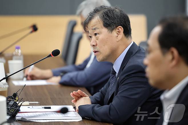 이형훈 보건복지부 제2차관이 21일 오후 서울 중구 서울역 T타워에서 열린 수련협의체 제4차 회의에서 모두발언을 하고 있다. 2025.8.21/뉴스1 ⓒ News1 김진환 기자