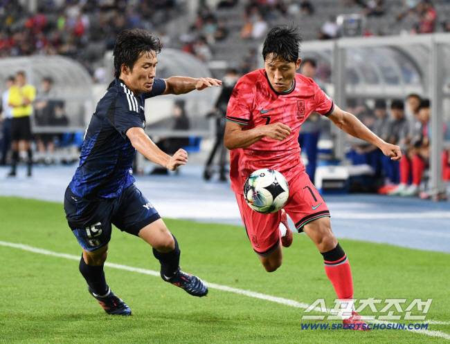 15일 오후 경기도 용인미르스타디움에서 열린 E-1 챔피언십(동아시안컵) 한국과 일본의 경기. 나상호가 측면 돌파를 시도하고 있다. 용인=정재근 기자 cjg@sportschosun.com/2025.7.15/