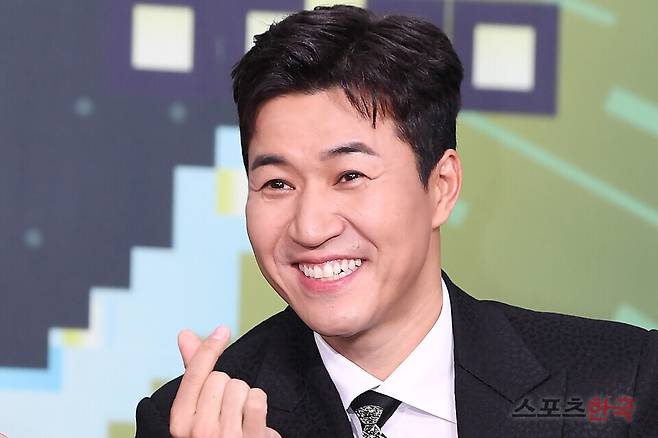 '2022 KBS 가요대축제' 레드카펫 행사에 참석한 그룹 코요태 김종민. ⓒ이혜영 기자 lhy@hankooki.com