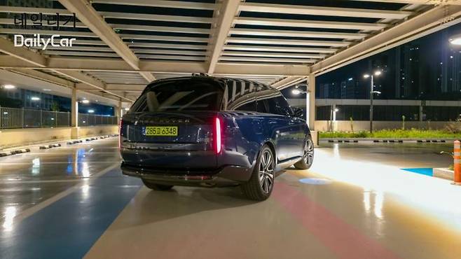 랜드로버 레인지로버 AB p550e SWB