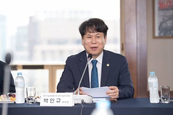 박인규 과학기술정보통신부 과학기술혁신본부장이 지난달 25일 오후 서울 중구 한국프레스센터에서 열린 'R&D 혁신을 위한 민간 자문단 회의'에서 인사말을 하고 있다. 과학기술정보통신부 제공