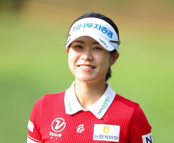 박현경, 홍정민, 이예원, 방신실, 노승희, 이가영, 정윤지, 배소현, 박혜준, 고지원, 유현조, 박지영, 김다나, 황유민, 김민솔, 김수지, 장하나 프로 등이 출전하는 2025년 한국여자프로골프(KLPGA) 투어 BC카드·한경 레이디스컵에 출전한 박민지 프로가 1라운드에서 경기하는 모습이다. 사진제공=KLPGA