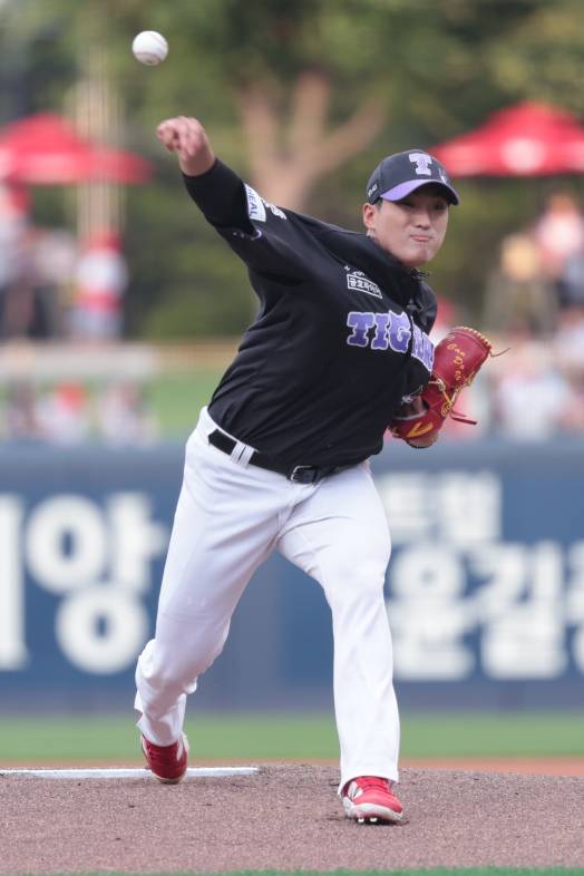 21일 광주 키움전에 선발 등판해 투구하는 김도현. KIA 제공