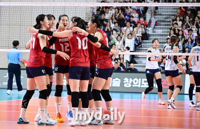 일본전에서 기뻐하는 한국 선수들./마이데일리
