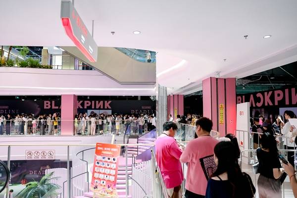 블랙핑크 中 팝업스토어 '인산인해'..상하이→베이징 5大 도시 '대란'