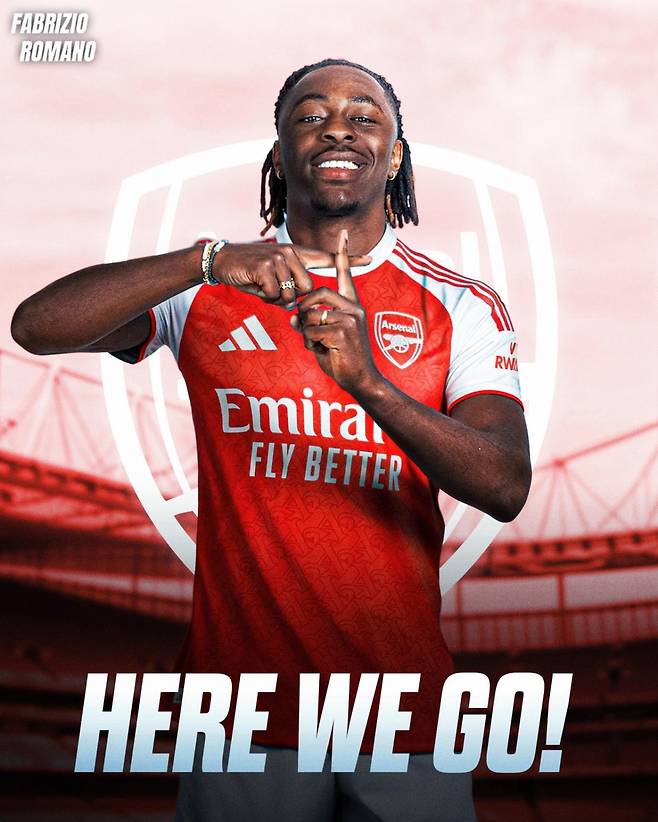 에베레치 에제의 아스널 유니폼 합성 사진. /사진=파브리시오 로마노 개인 사회관계망서비스(SNS)