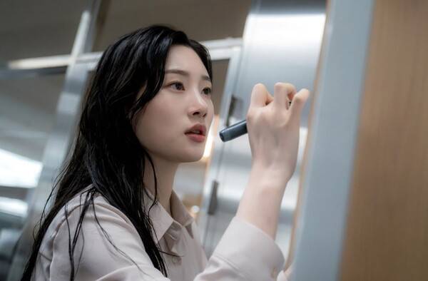 '에스콰이어' 정채연 / 사진=㈜비에이엔터테인먼트, SLL, 스튜디오S