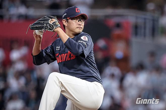 롯데 자이언츠 투수 박세웅은 22일 열린 KBO리그 창원 NC 다이노스전에서 5⅔이닝 6실점(1자책)으로 패전을 기록했다. (롯데 자이언츠 제공)