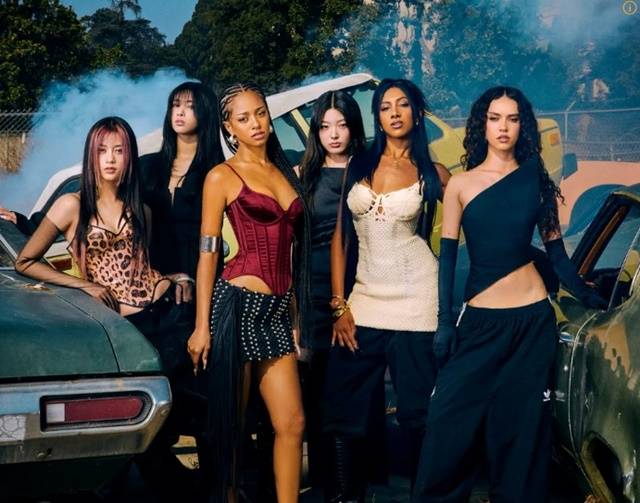 캣츠아이는 19일(현지시간) 발표된 미국 빌보드 최신 차트(8월 23일 자)에서 데뷔곡 '가브리엘라'(Gabriela)를 '핫 100' 76위에 올려놨다. 자체 최고 기록을 경신이다. /하이브