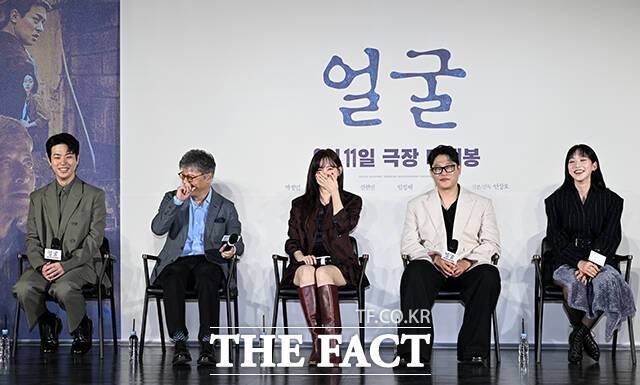 배우 박정민과 권해효, 신현빈, 임성재, 한지현(왼쪽부터)이 호흡을 맞춘 '얼굴'은 오는 9월 11일 개봉한다. /서예원 기자