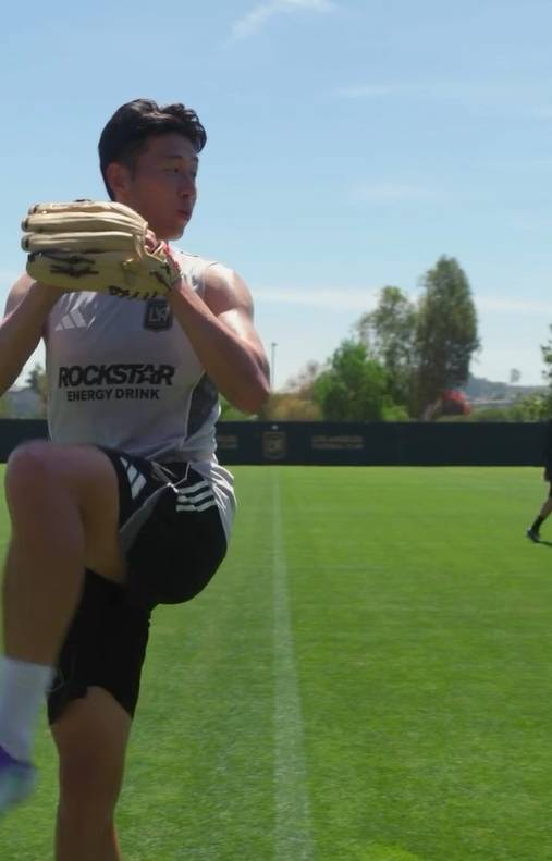 LAFC SNS에 공개된 손흥민의 시구 연습 장면.&nbsp;