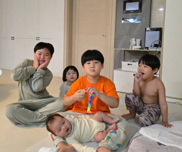 정주리가 아들만 다섯을 낳아 눈길을 끌고 있다. / 정주리 소셜미디어