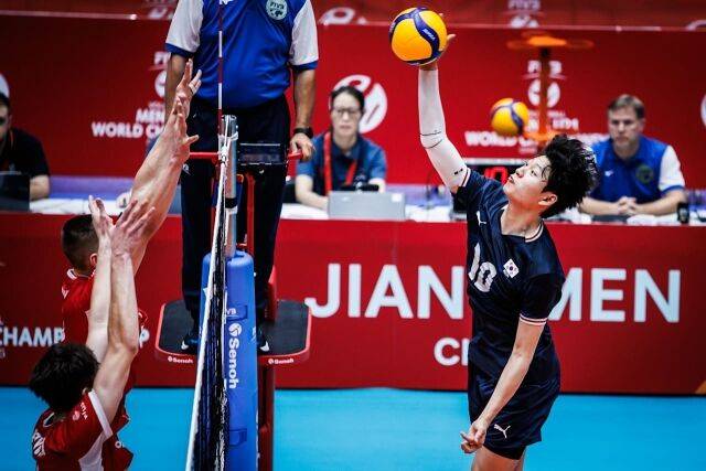 공격하는 윤경./FIVB