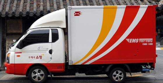 우체국 택배차량. 연합뉴스